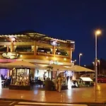 Adeje Park * أذيخي